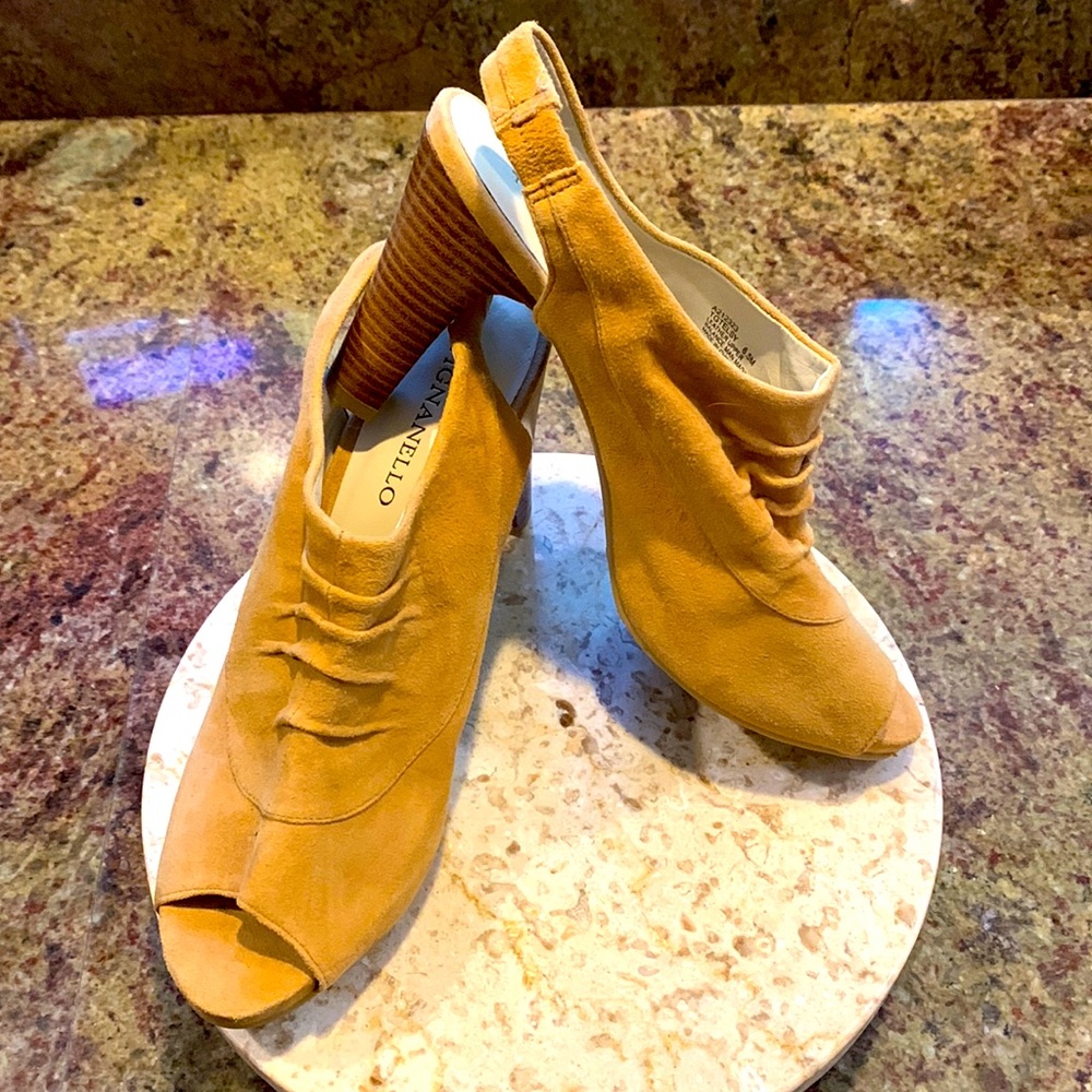 Tignanello - Women’s stacked, heeled sandals, suede leather, light tan, size 6.5